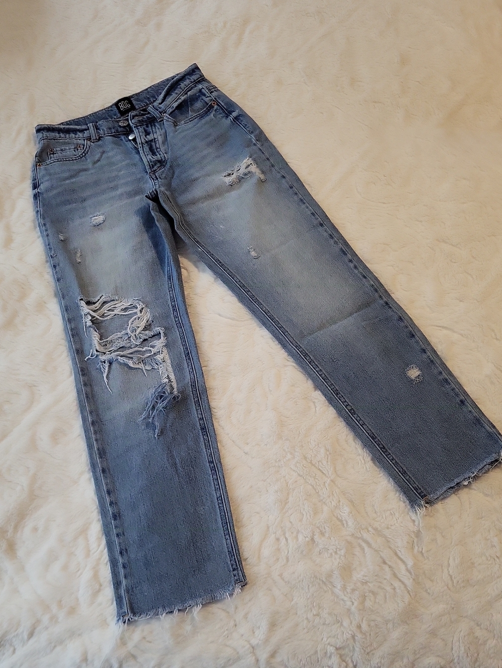 BDG Devilishly Distressed Straight Jeans Perfect Holes& Whiskered Faded Goodness